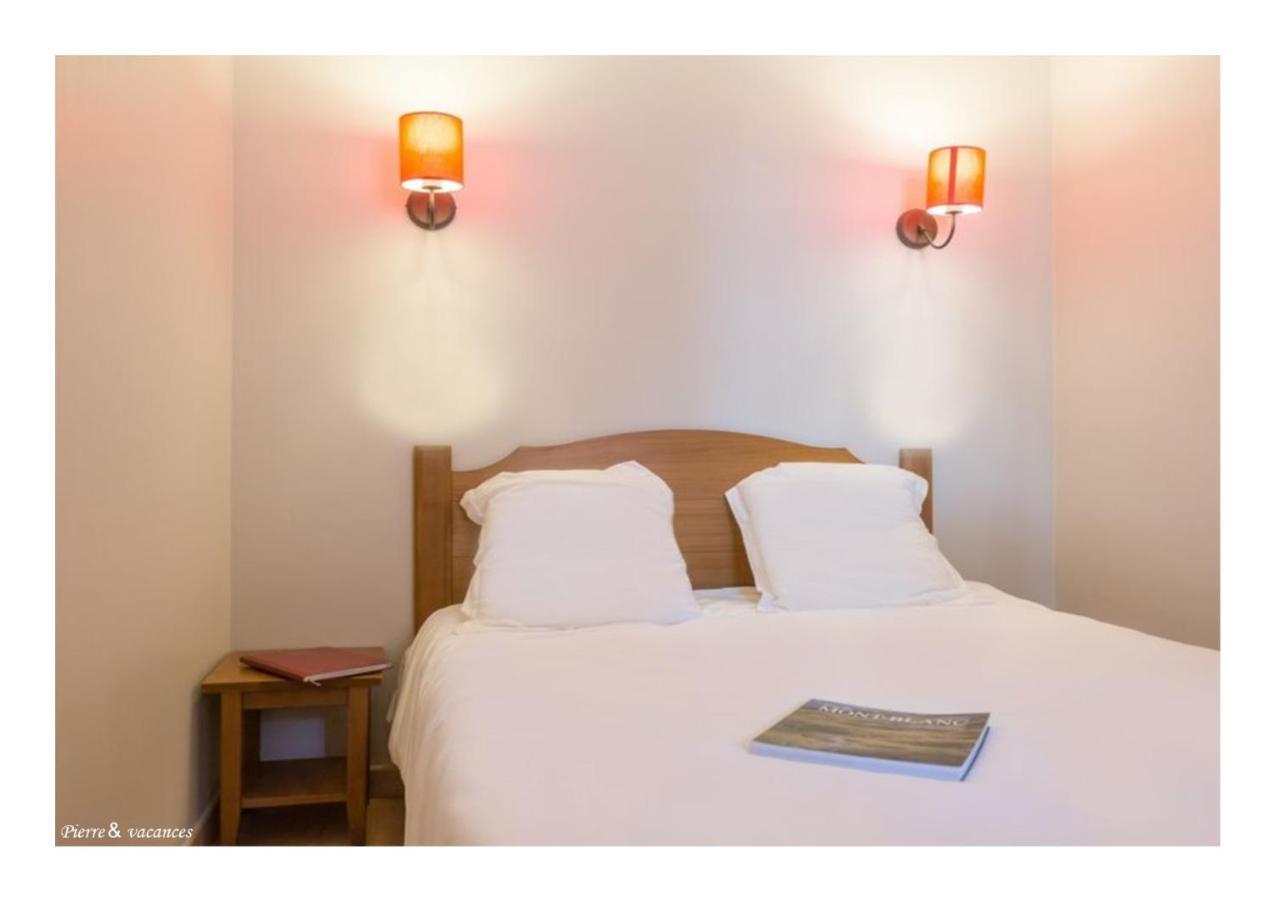 Charmant Appartement Avec Piscine. มงฟลองแกง ภายนอก รูปภาพ